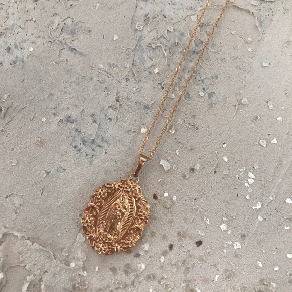 gold plated religious pendant - Picture 2 of 5